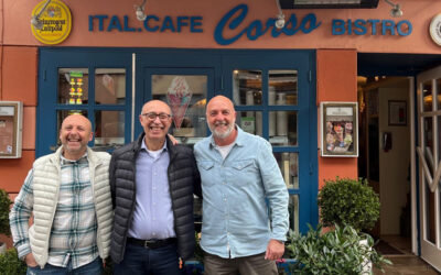 Neuer Glanz für die Sitzbänke im „Corso“ – Idsteiner Traditions-Café beauftragt SRT mit der Aufarbeitung
